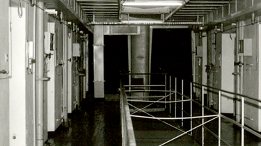 Im Zellenblock der Stasi-U-Haftanstalt 'Roter Ochse'