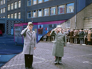 Der Innenhof der Stasi-Zentrale: Gestern und heute