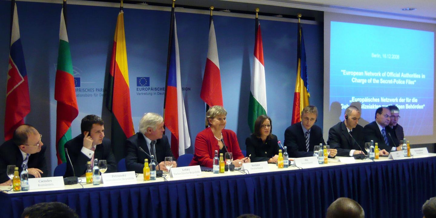 Pressekonferenz zur Gründung des Europäischen Netzwerks, Quelle:
            BStU