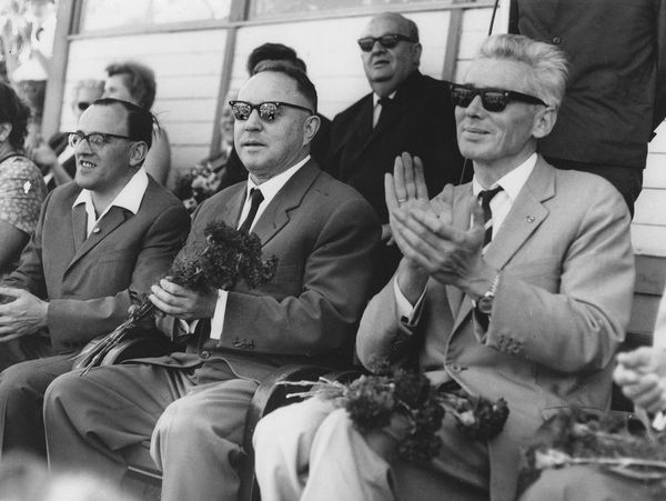 Erich Mielke, Minister für Staatssicherheit  der DDR, besucht eine Sportveranstaltung  der SV Dynamo, 1970. 