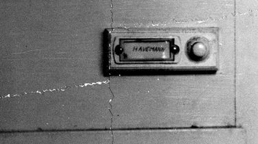 Stasi-Foto der Türklingel von Robert Havemann