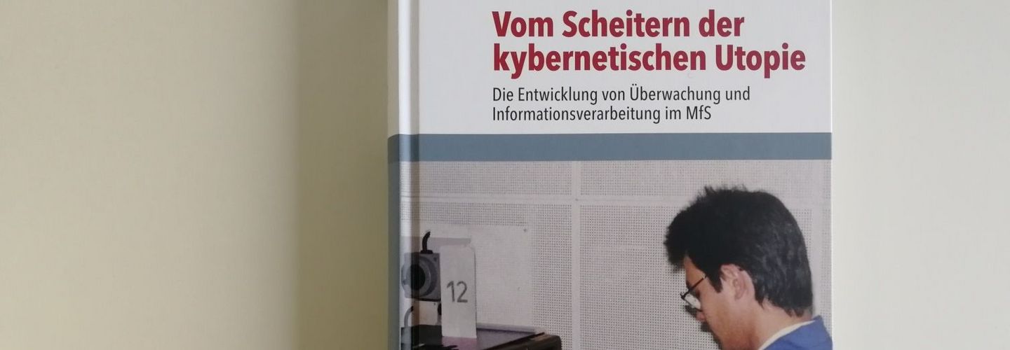 Vorderseite der Publikation 'Vom Scheitern der kybernetischen Utopie' von Christian Booß