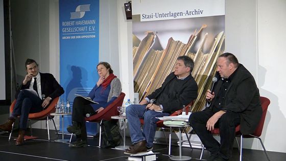 Auf einem Podium sitzen Johannes Klaas Beermann, Andrea Rudorff, Gunter Latsch und Henry Leide.