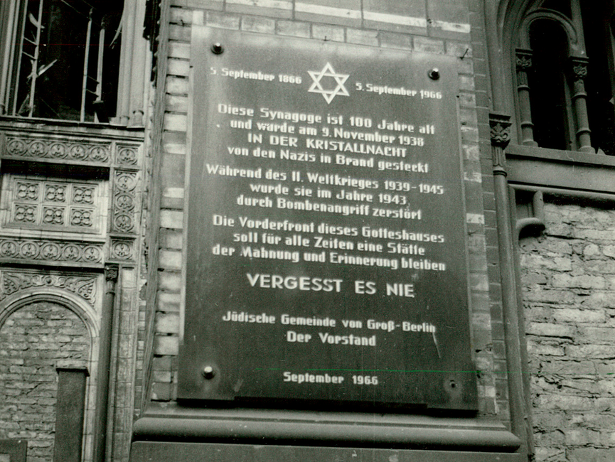 Gedenktafel an der Neuen Synagoge