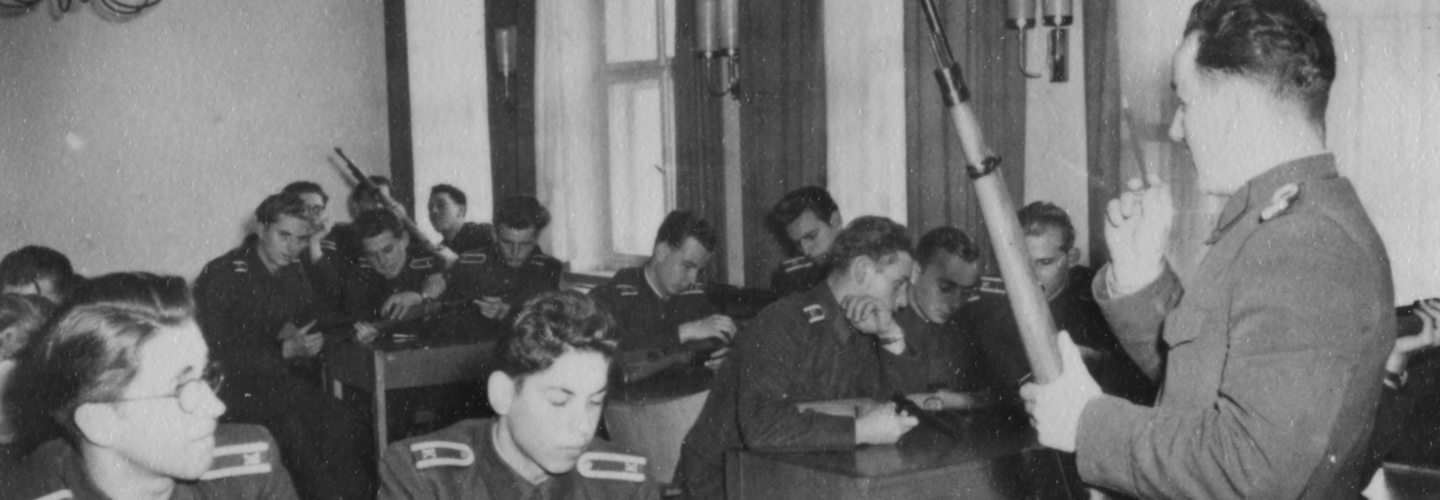 Stasi-Offiziere in der MfS-Hochschule im Jahr 1957