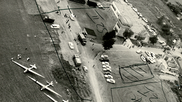 Ein Luftbild zeigt die einzelnen Sicherheitszonen des Flugplatzes Suhl-Goldlauter